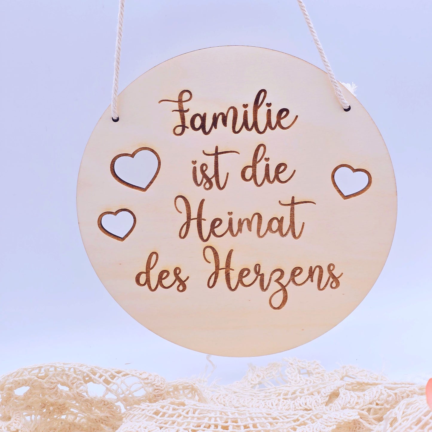 Familienschild mit Namen | Holzschild Familie | Geschenk Einzug | Haustür Deko | Willkommensschild | Familie ist die Heimat des Herzens