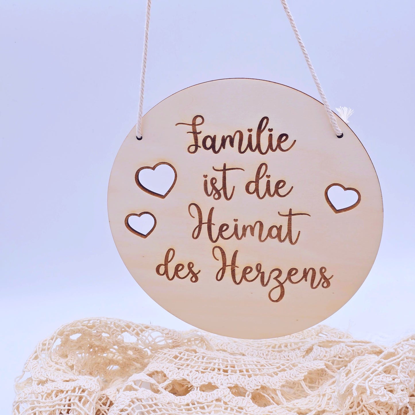 Familienschild mit Namen | Holzschild Familie | Geschenk Einzug | Haustür Deko | Willkommensschild | Familie ist die Heimat des Herzens