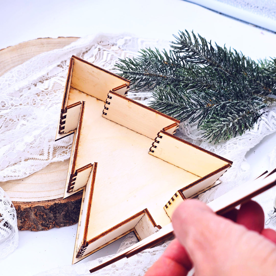 befüllbarer Tannenbaum aus Holz